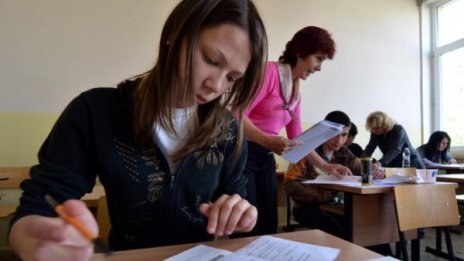 Зрелостниците ги мъчи най-много граматиката