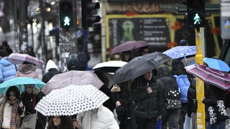Червен код за валежи утре, къде ще е опасно времето?