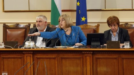 Цачева твърда за българския език в предизборната агитация 