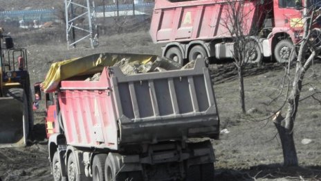 Свиха камион "Волво" от Лот 1 на мигистрала "Струма"