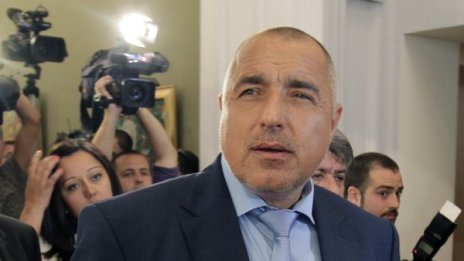 Дянков да се спогоди с "феодалните старци" от БАН, заръча Борисов