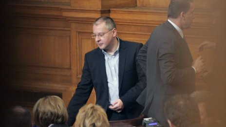 Станишев доволен от КС: ГЕРБ три години краде парите за здраве