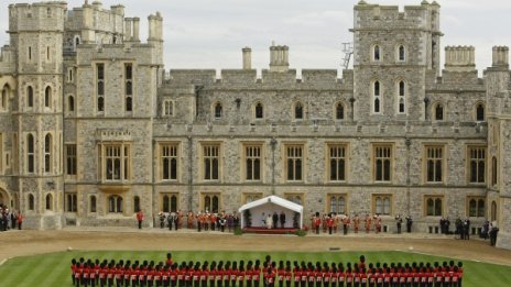 Елизабет Втора става хазяйка