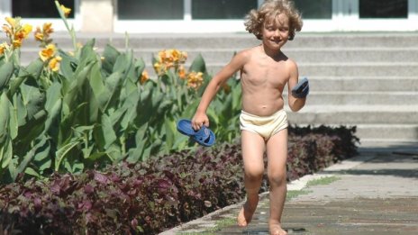 Заради горещините "жълт код" в 11 области