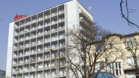 Пет момчета в Пирогов след катастрофа