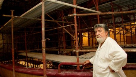 Театрите са като кочини, призна Рашидов