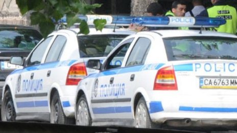 През дупка в стената крадци обраха банка в Бургас