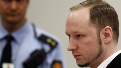 Шефът на полицията в Норвегия хвърли оставка заради Брайвик 