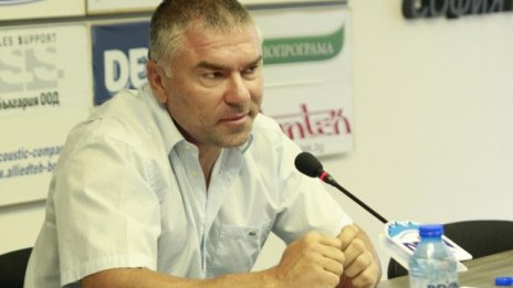Веднъж да стана депутат...тогава ще му мисля