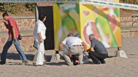 Убитият германец наръган с нож по корема, тялото и главата