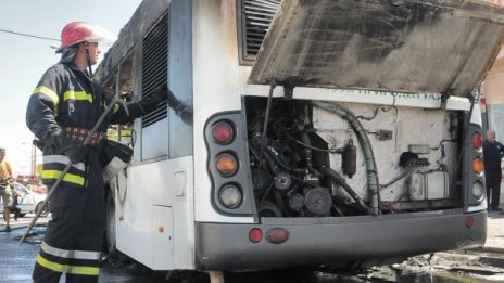 Автобус пламна на магистрала ”Тракия”