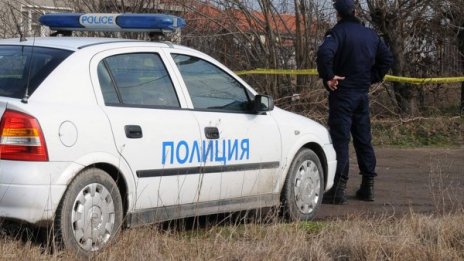 Откриха трима души, обявени за издирване