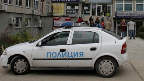 30 роми пребиха полицаи