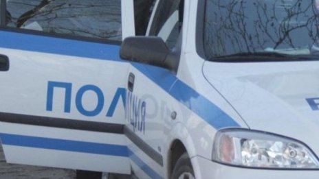 Полицията задържа двама телефонни измамници