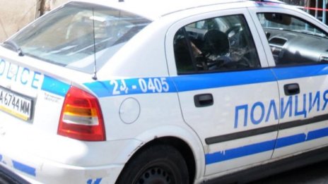 Гол мъж изненада хора в Габрово