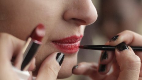 За вредните съставки в козметиката ни