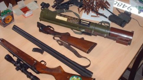 Антимафиоти иззеха незаконни оръжия и боеприпаси