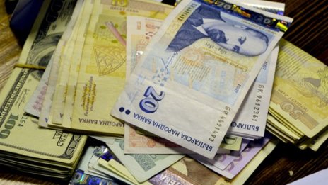 87-годишна баба се прости с 3 бона заради „операция на близък“