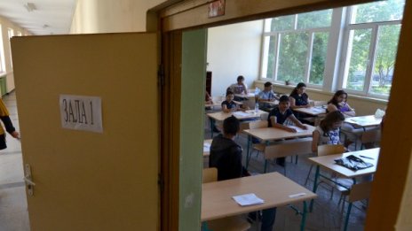 Учителските заплати у нас остават сред най-ниските в ЕС 