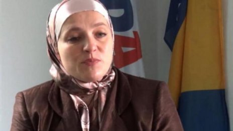 Първият европейски кмет със забрадка