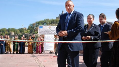 За законността на референдума и пуловера от "онази бабка"