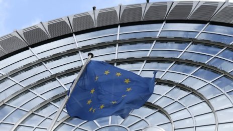 ЕС затяга санкциите срещу Иран