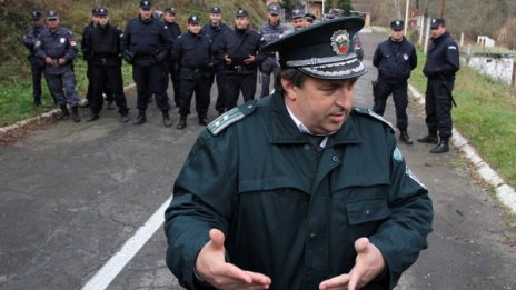  След месец полицаите решават дали ще стачкуват 