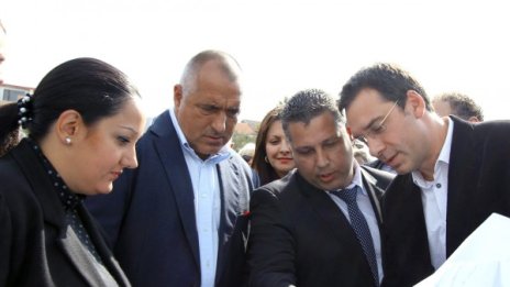 ГЕРБ "догони" БСП