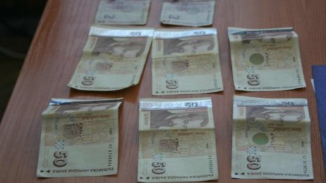Мними търговци откраднали 21 060 лева от две жени