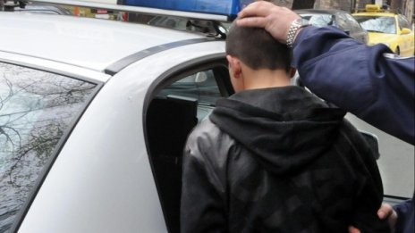 Двама тийнейджъри убиха жестоко пенсионерка
