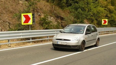 Пътищата на места са мокри 