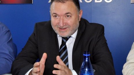 Не искаме патриарх с агентурно минало, категорични са от СДС 