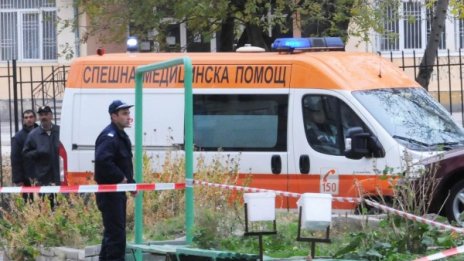 15-годишно момче намерено мъртво пред блок в София 