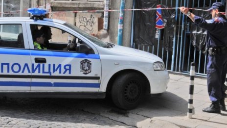 Мъж е задържан за блудство с 80-годишна