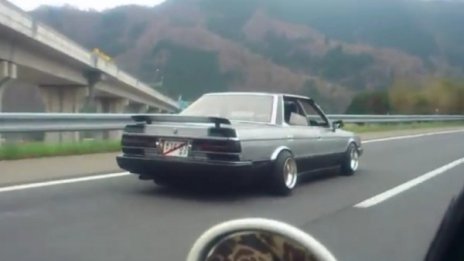 Jingle Bells в изпълнение на Toyota Chaser GT
