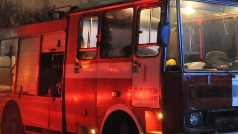 Бездомници предизвикаха лек пожар в подлез в София 