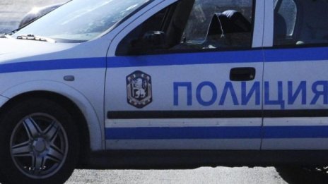 Закопчаха двама за склоняване към проституция 