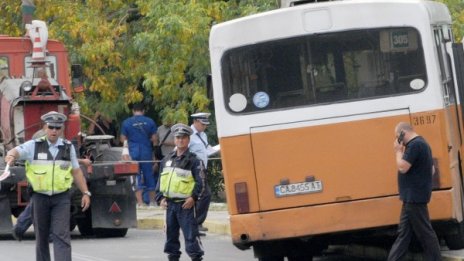 Автобус се запали в „Младост-3“ в столицата 