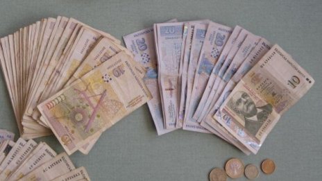 Банкова служителка откраднала 100 000 лева от клиенти