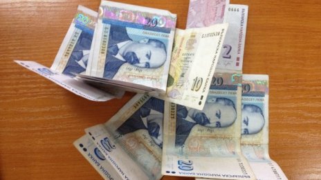 Ограбиха 66-годишна жена на улица във Велико Търново