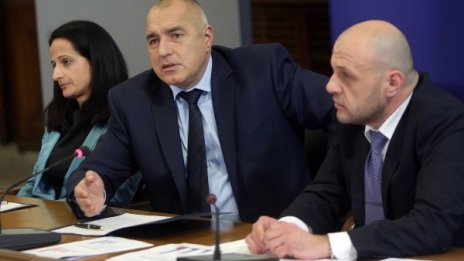 Борисов си гледа цифрите и се радва