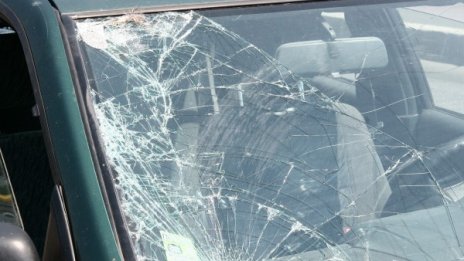 12 души ранени в катастрофи за денонощие 