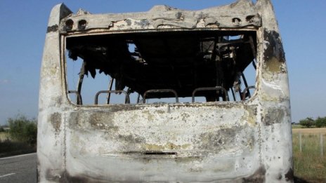 Автобус пламна близо до Разлог