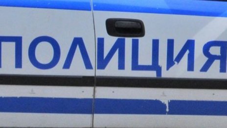 66-годишен се простреля в крака с незаконен револвер