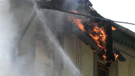 Мъж загина при пожар в Твърдица