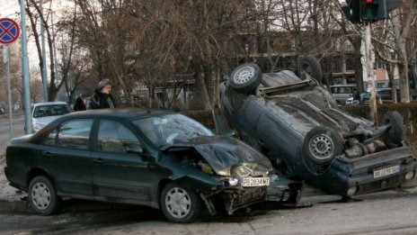 Двама пострадали при катастрофа в Пловдив