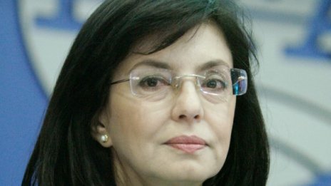 Никой не знае цената на "Белене", притесни се Кунева 