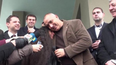 Мир и любов! Борисов и жената с пръстените се сдобриха