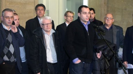 Фирма за кашкавал и бръснарница с пари за наука