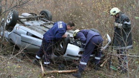 15 ранени в катастрофи за денонощие 